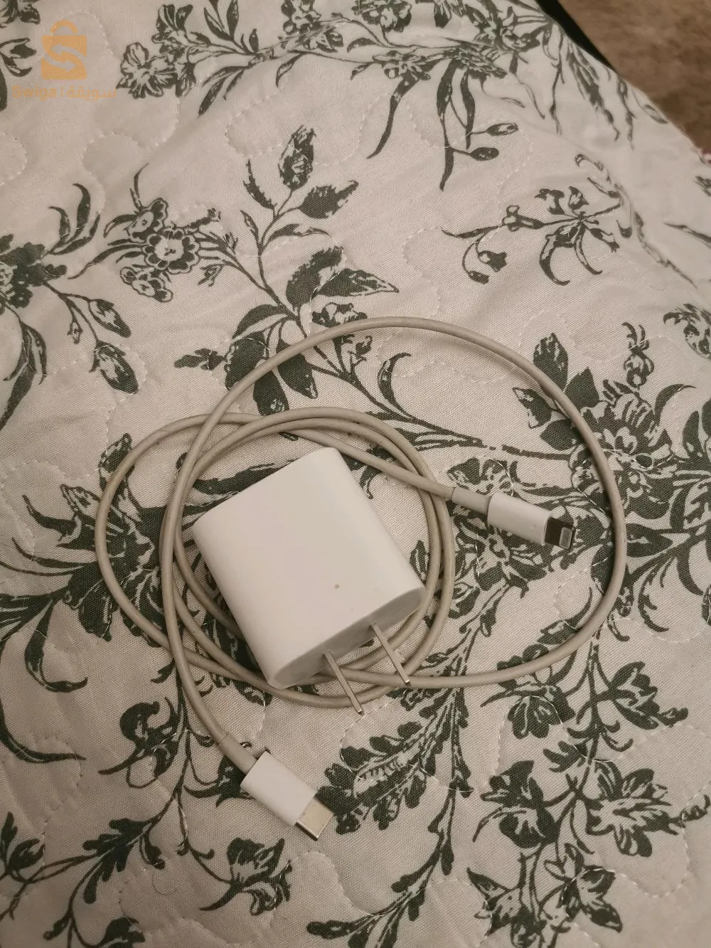 iPad 9eme generation 64gb 
بطارية ماشاءالله+ شارجور اوريجينال ايباد نظيفه 9/10