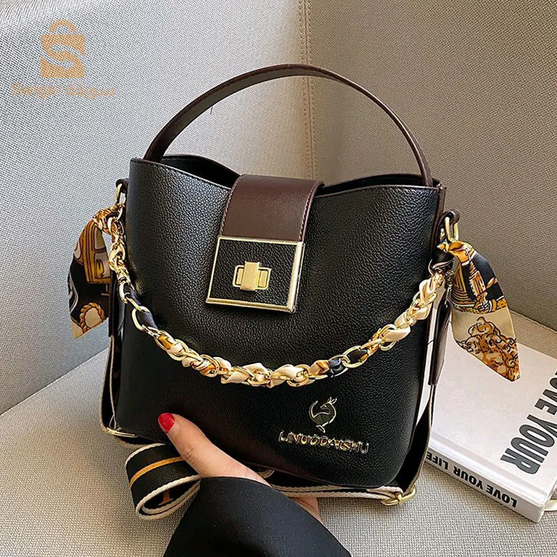 Sac à bandoulièreLenno kangourou encuir souple design de luxe pour femme