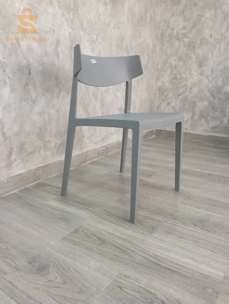 Chaise MASTER PLAST en pp Vierge pour vos espaces intérieurs et extérieurs