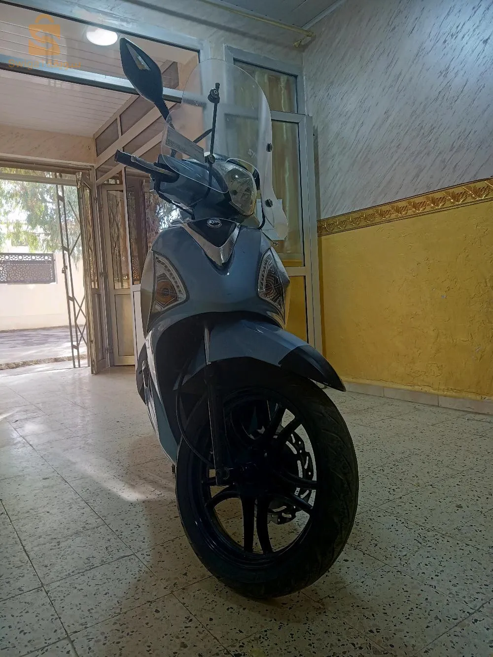sym St