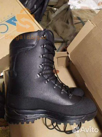 حذاء مقاوم للماء