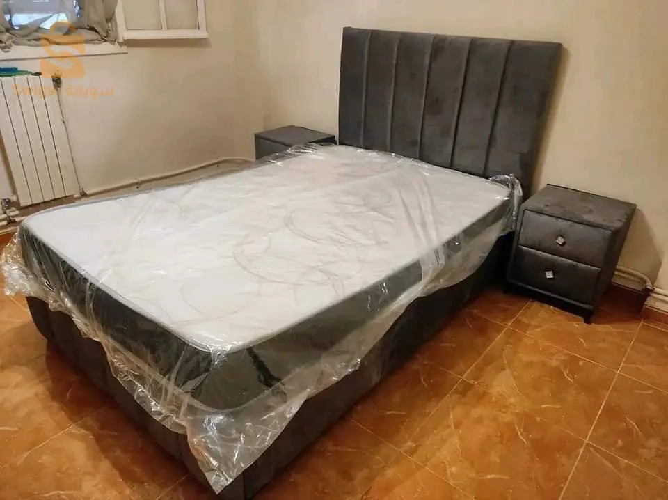 سرير مغلف من الورشة إلى الزبون
