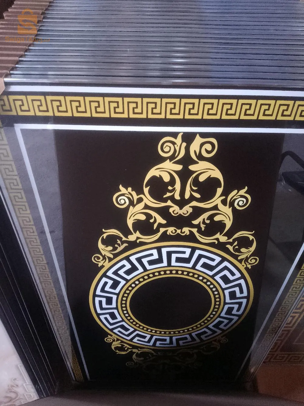 طابلة زجاج 3D اربع كراسي 15000 
6كراسي 17000