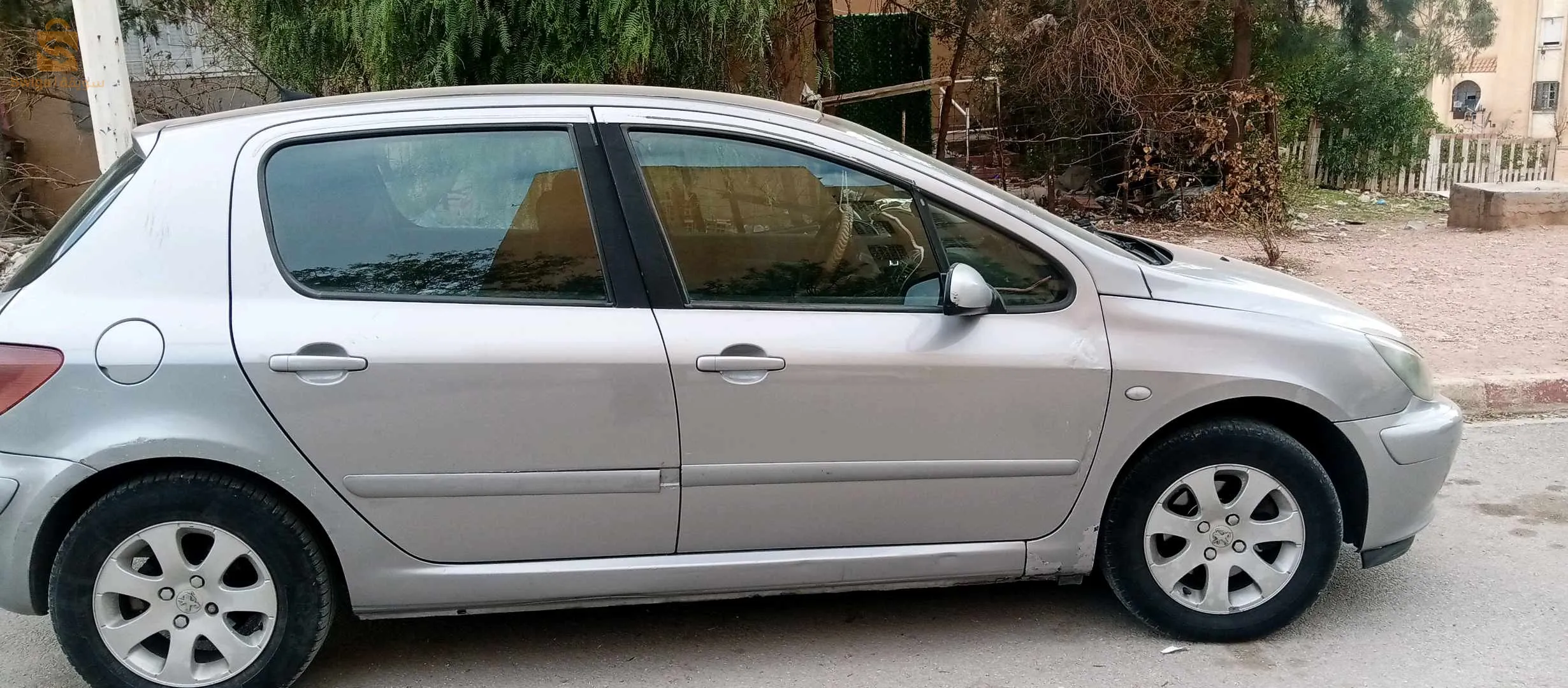 سيارة للبيع