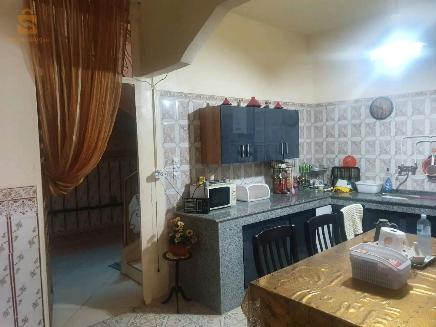 une R+1 a ain baida Es-Senia Oran de 122.400 m2 meublè situé dans un ccartier tre calme prix offert 17.5 prix demandé 19 inchallah