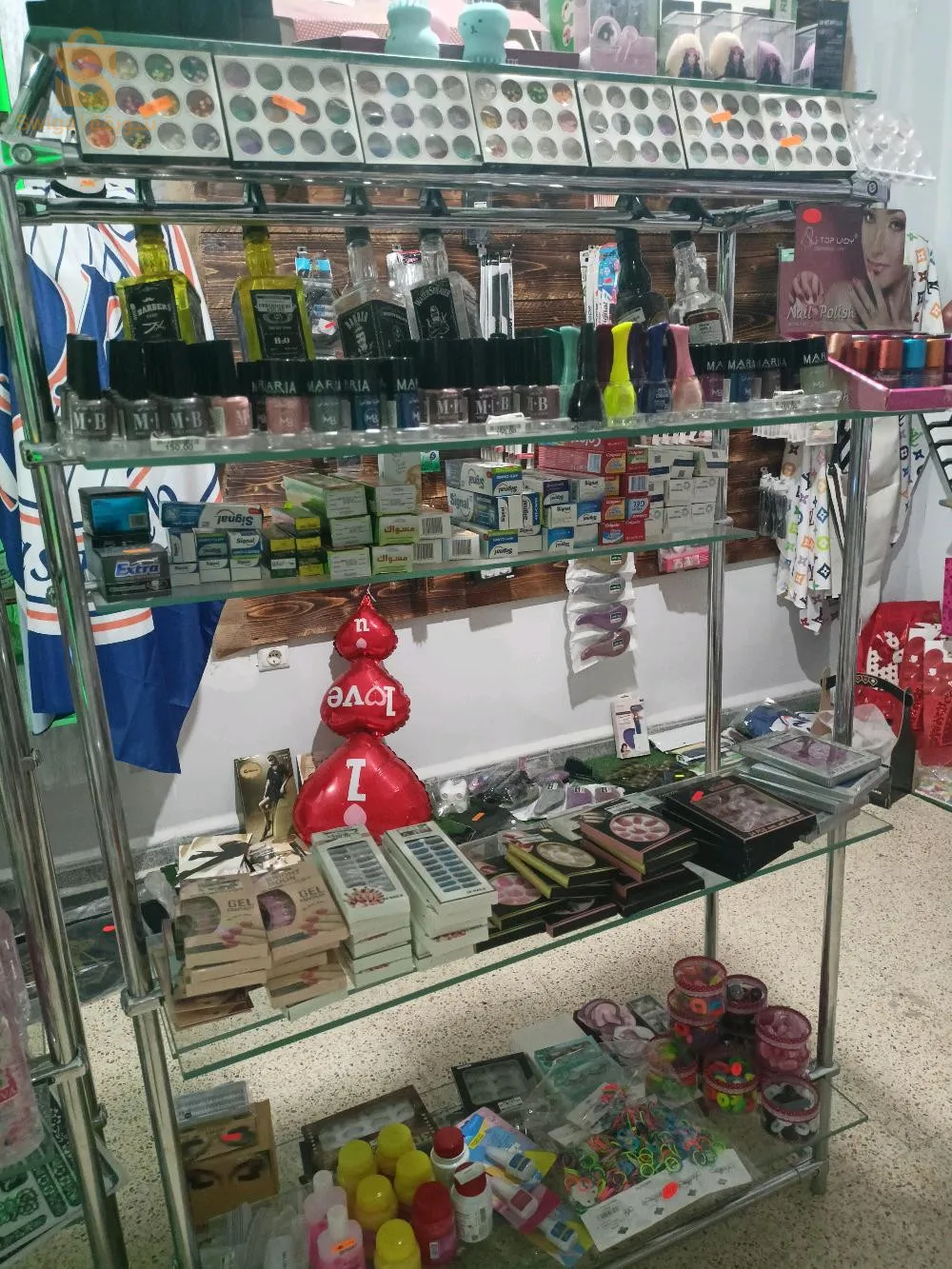 vente d un magasin antier de cosmétiques