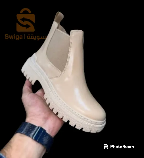 بوت نساءي عندنا لون باج واسود 37/40