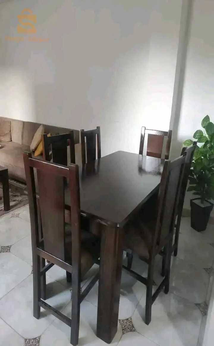 طاولات طعام مرحبا بكم من الورشة للزبون