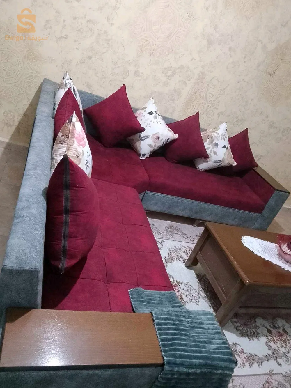 صالون جديد على شكل حرف L + طاولة