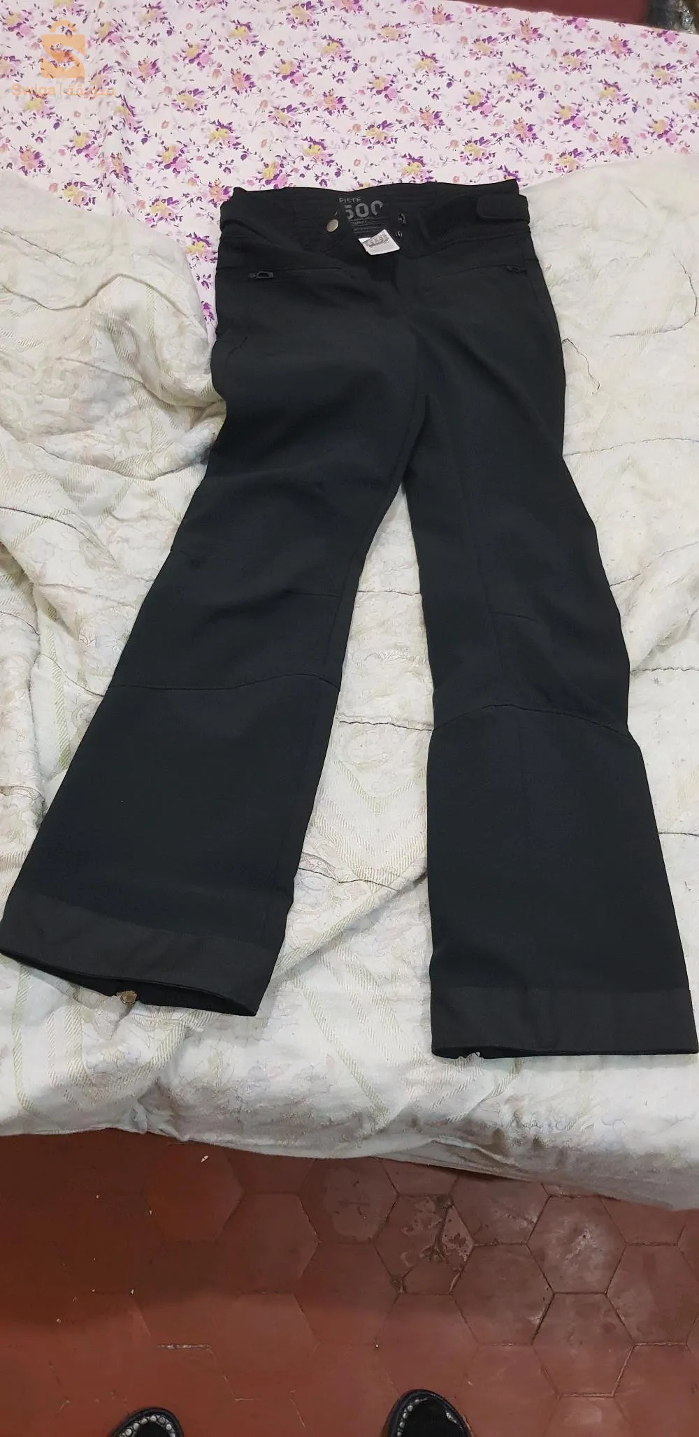 je vends des pantalons randonnées imperméable Decathlon France original pour femmes la taille disponible sauf 37 et 40