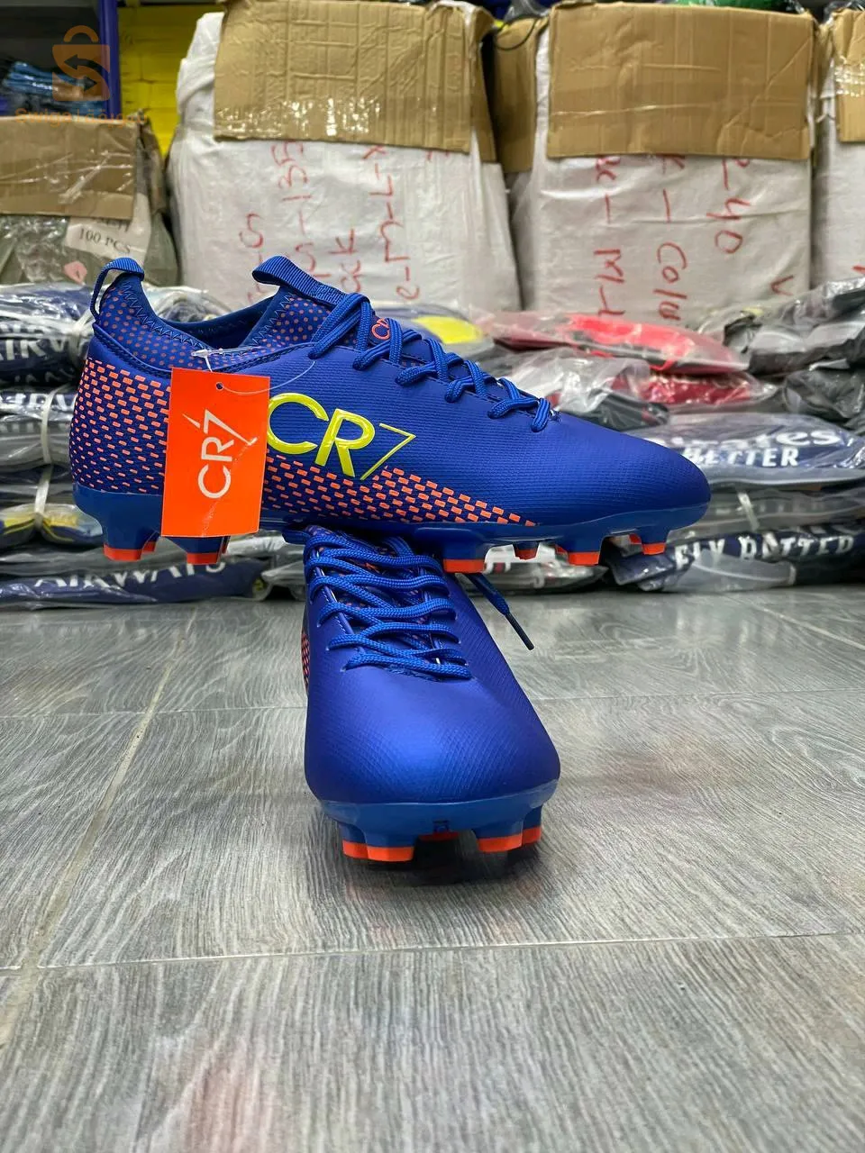 soulier cr7 professional + les bas gratuit