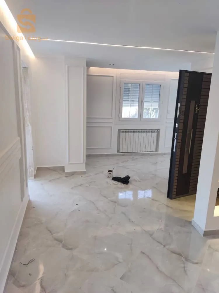 شقة فخمة للبيع بعين طاية