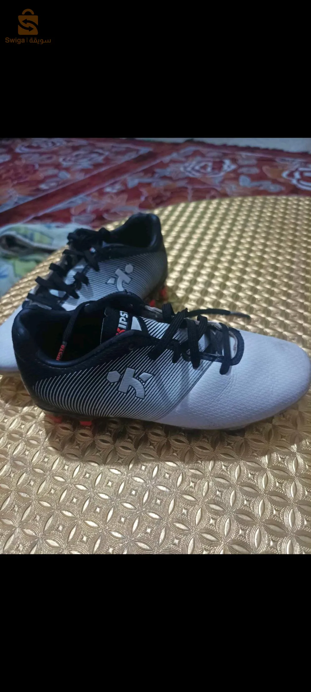 soulier Kipsta original neuf pointure 30