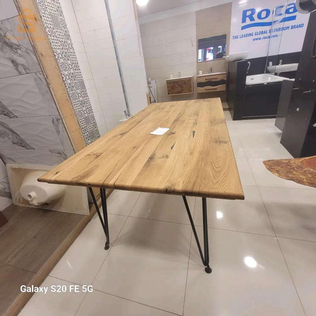 طاولة للبيع