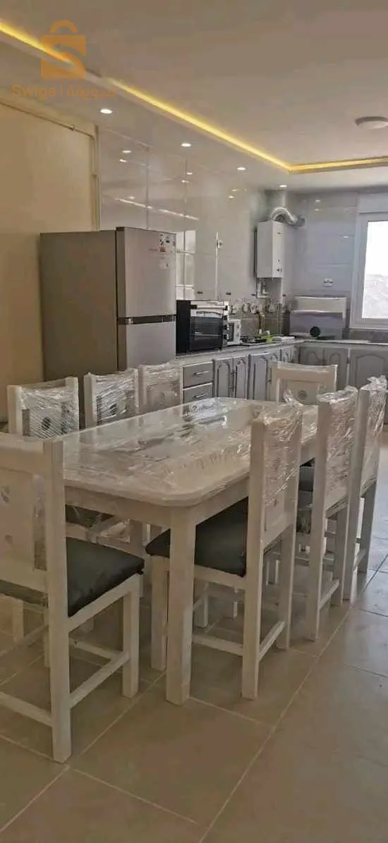 سلام عليكم و مرحبا بيكم 

 🔴 سعر التوصيل🚚 يختلف على حساب المكان.  
🔴 لتسجيل الطلب ابعتلي رقم الهاتف و المقاس شحال و العنوان بالضبط. 
🔴 العنوان :براقي 🤳 المقر في العاصمة نخدمو التوصيل
 مرحبا بيك👏