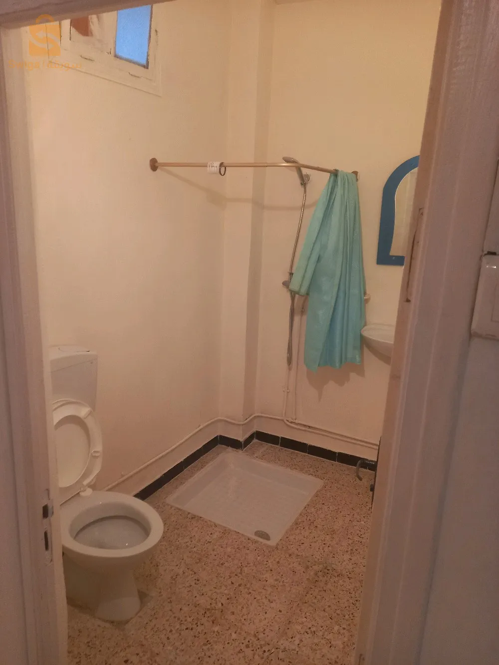 grande f3 à loué avec une entrée indépendante.et et hall..pour particuliers ou entreprises