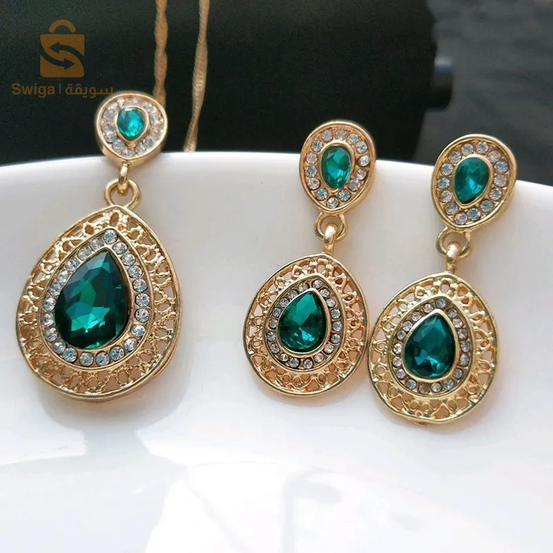 قلادة نسائية