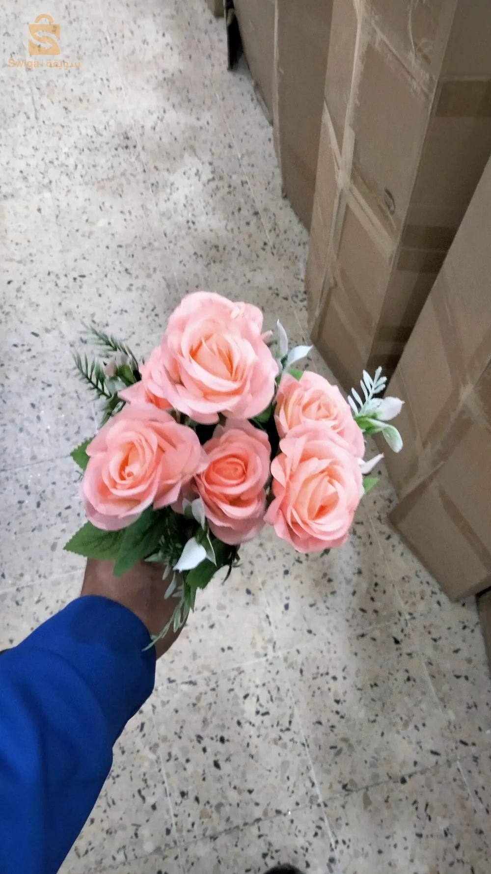 متوفر ورد اصطناعي للبيع