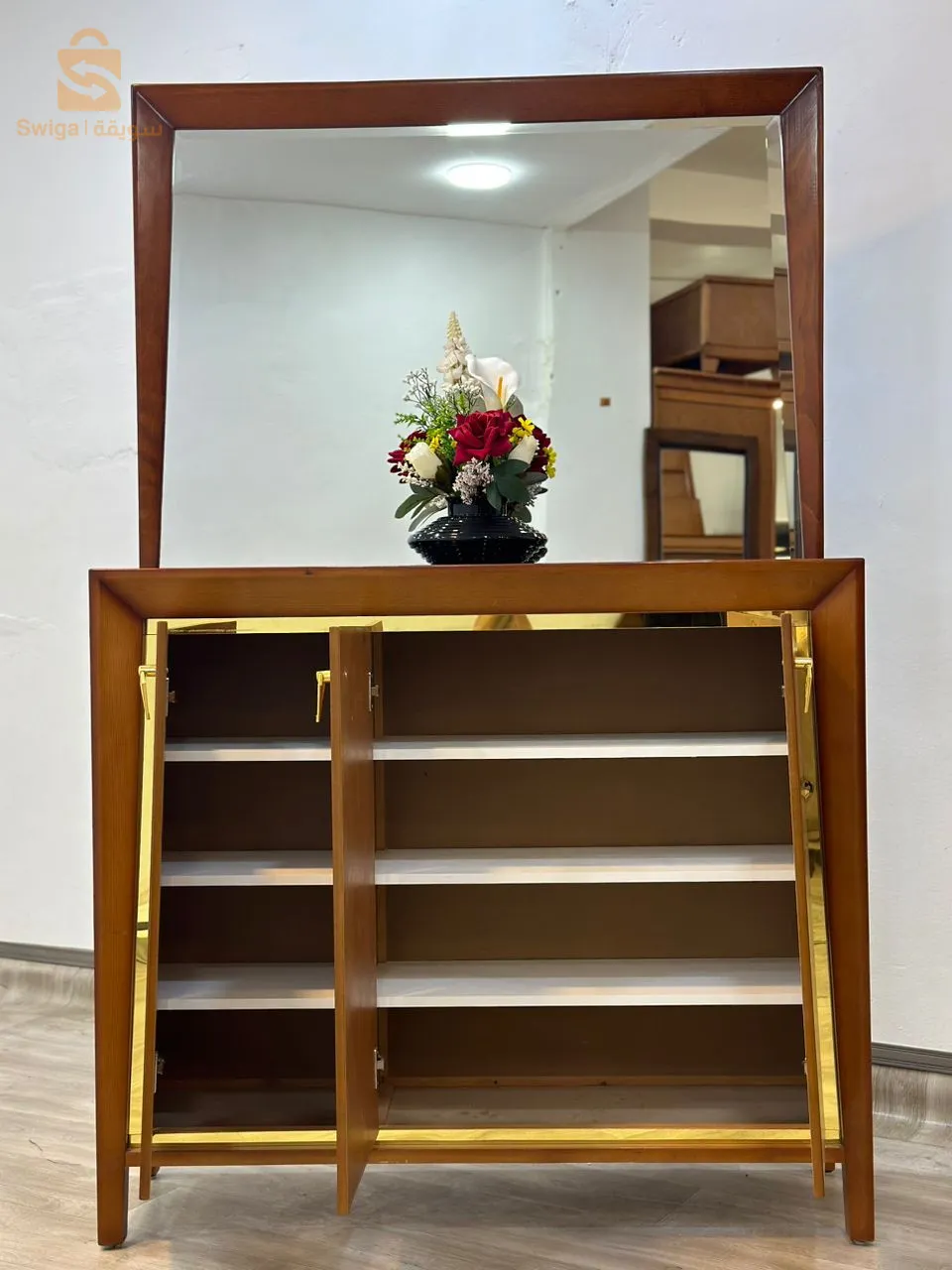 أثاث التحفة.