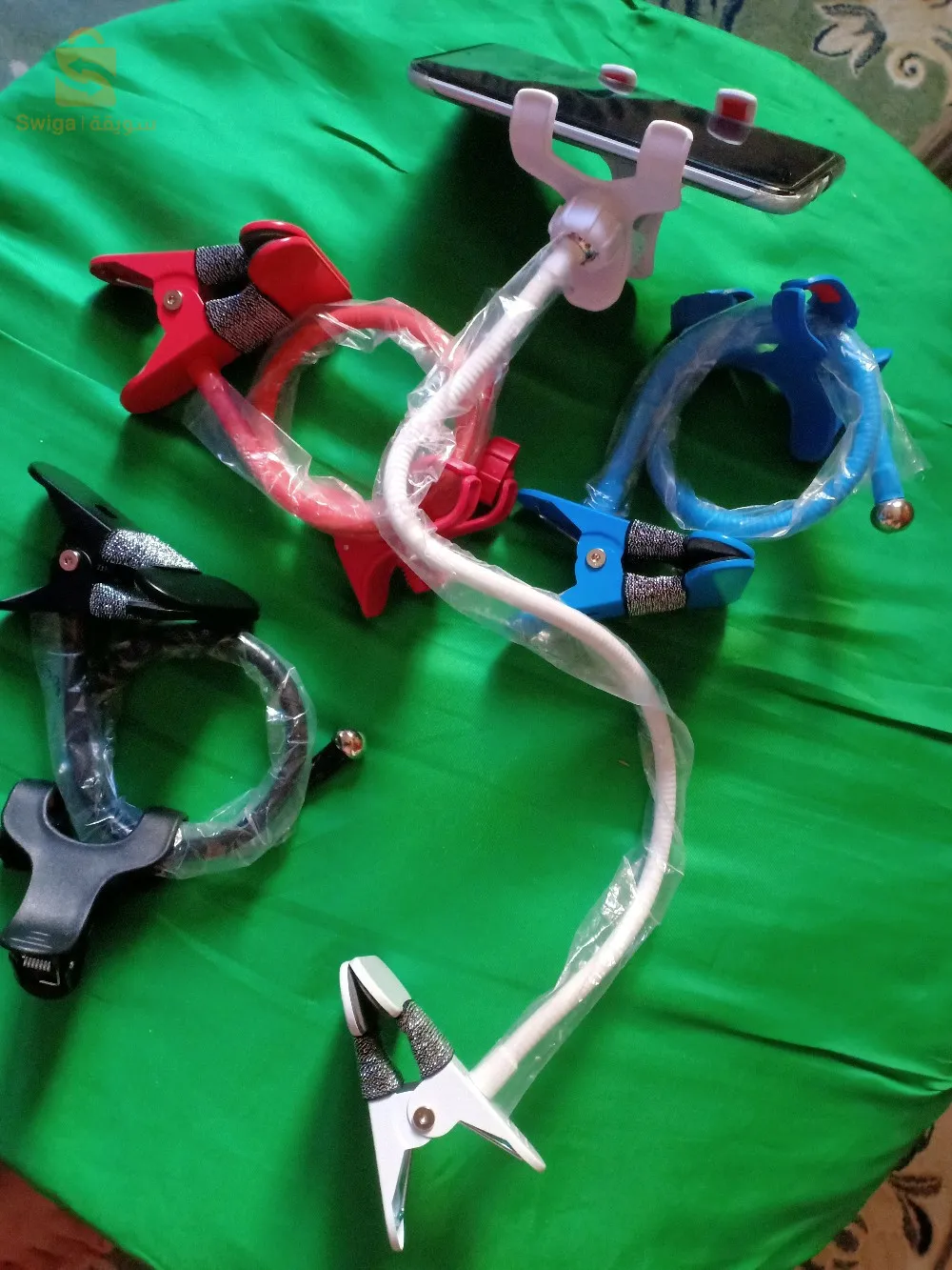 Bluetooth headphones phone
 holder for cars and various places car phone charger