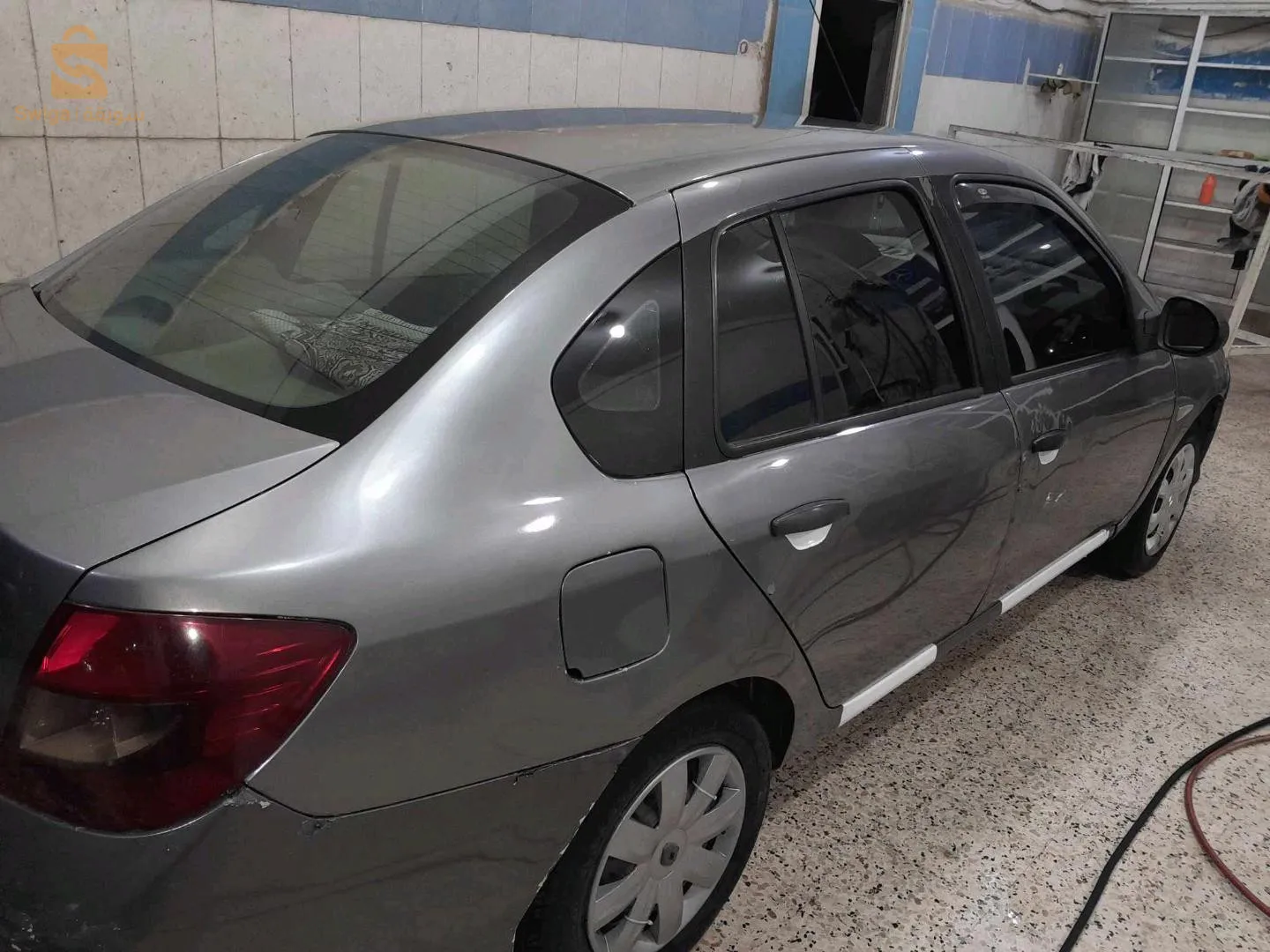 سيارة ماشاء الله  2éme main  عندي... جابتها ماشية 180الف راهي في 300 الف.. الموتور بلومبي من لاميزو ما تمسش.. البنوات جدد لاريال.. الماتسور جدد... سونبسيون ماشاء الله.. فيها نقرة خفيفة في الباسينة والفارني على ليكوتي على برا  على خاكرش كانت في شركة......