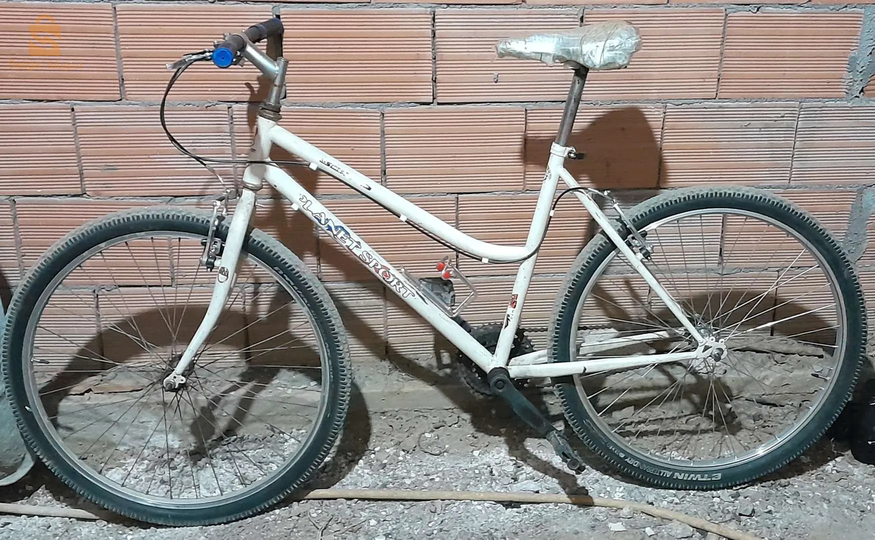 velo شابة و نقية تع زوالي  
0781582130