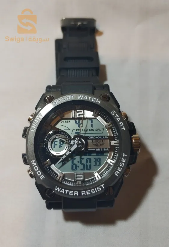 ساعة عصرية من علامة العالمية LIGE