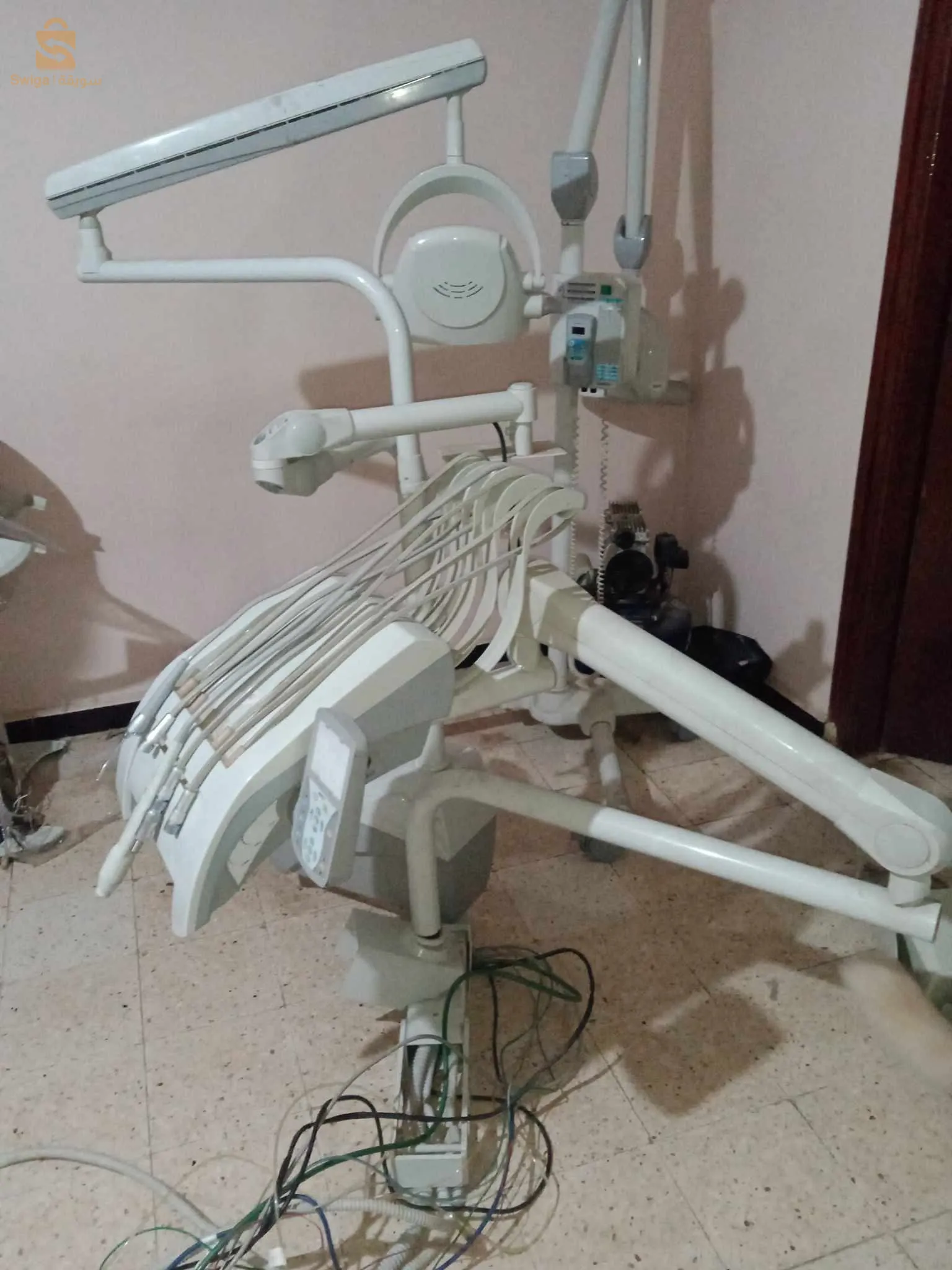 اجهزة خاصة بطبيب الاسنان