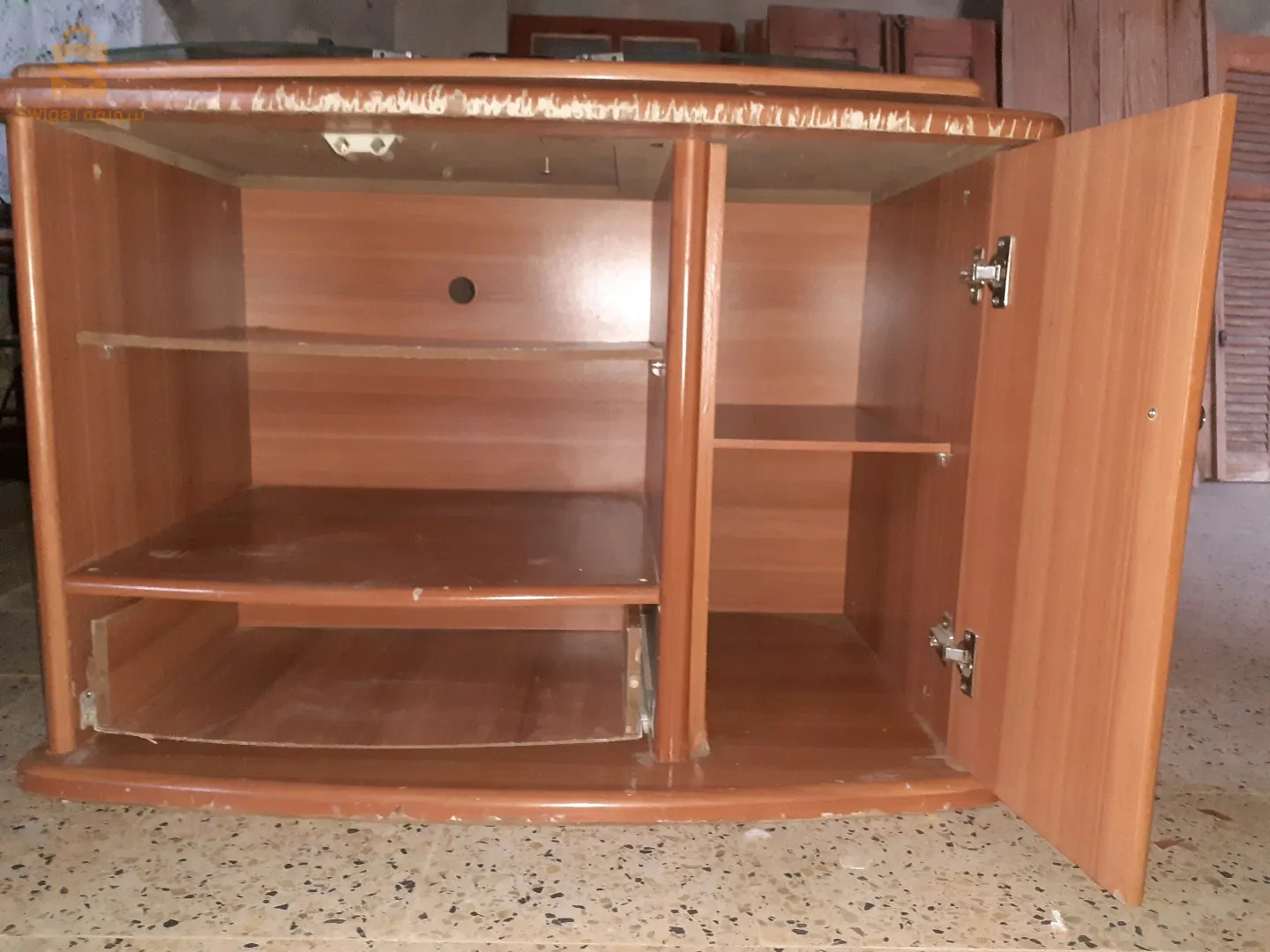 table de télévision طاولة تلفاز