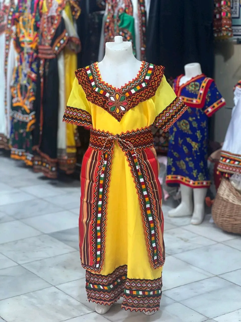 ألبسة تقليدية قبائلية بمناسبة الافراح يناير ...الخ