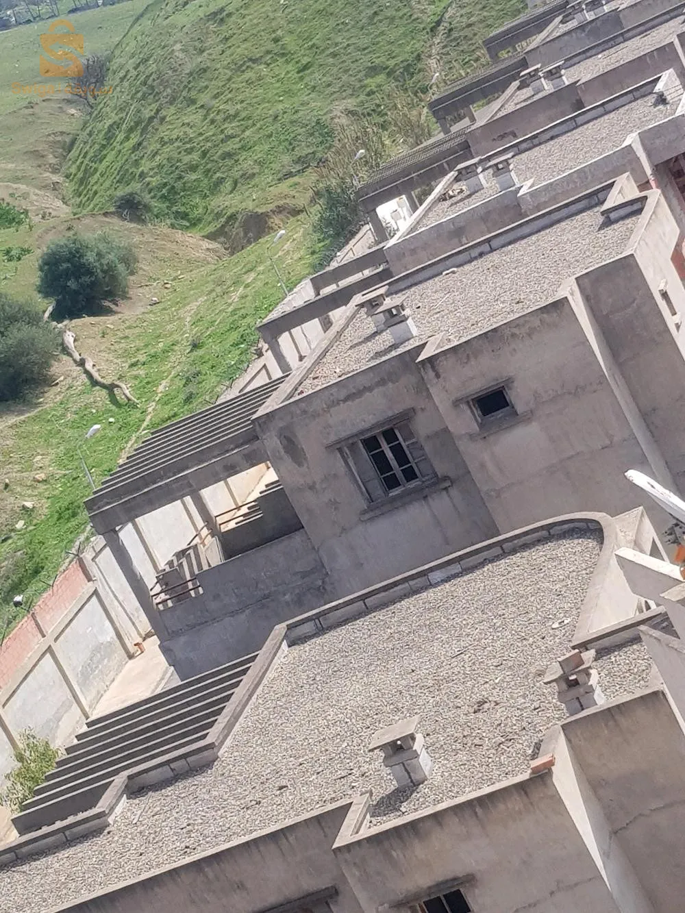 vente deux villas résidence clôturé 
villas 240m2 R+1 prix 8 milliards 
villa 300m2 R+2 prix 12 milliards avec piscine 
des villas sumi fini