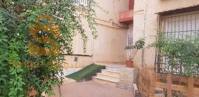 شقة للبيع في باب الزوار