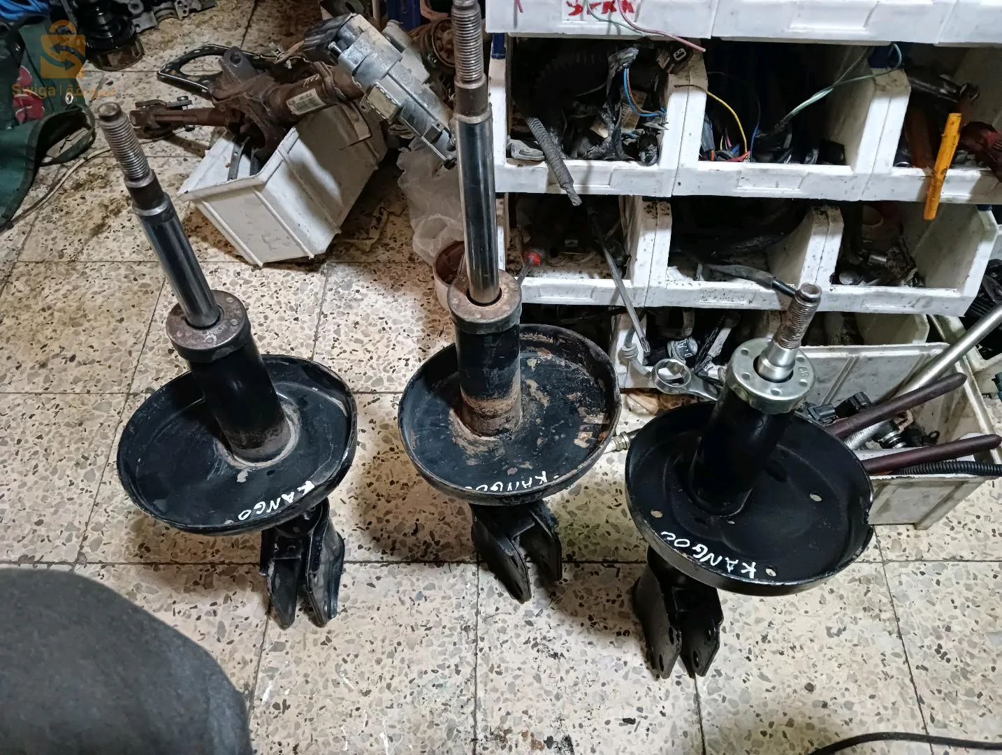 بيع قطع غيار السيارات المستعمل