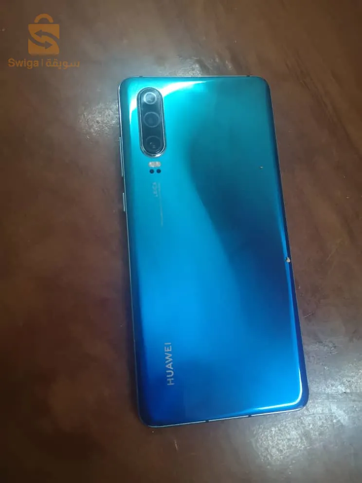 الحالة 10/10 مع شاحن اصلي 40w و اونتيشوك