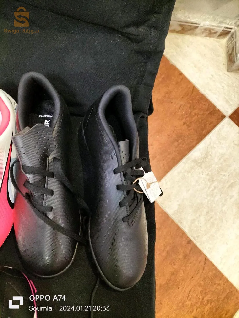 Des souliers de sport à vendre 20 pièces
avec un prix imbattable et du magnésium citrate reste 6boites