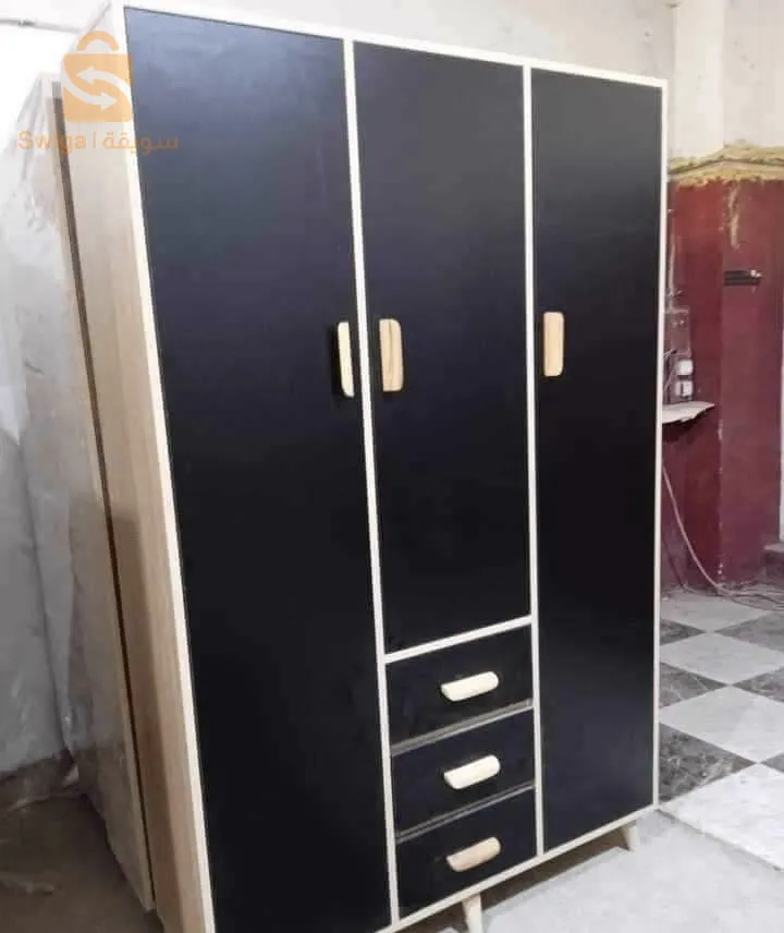 خزانة ملابس