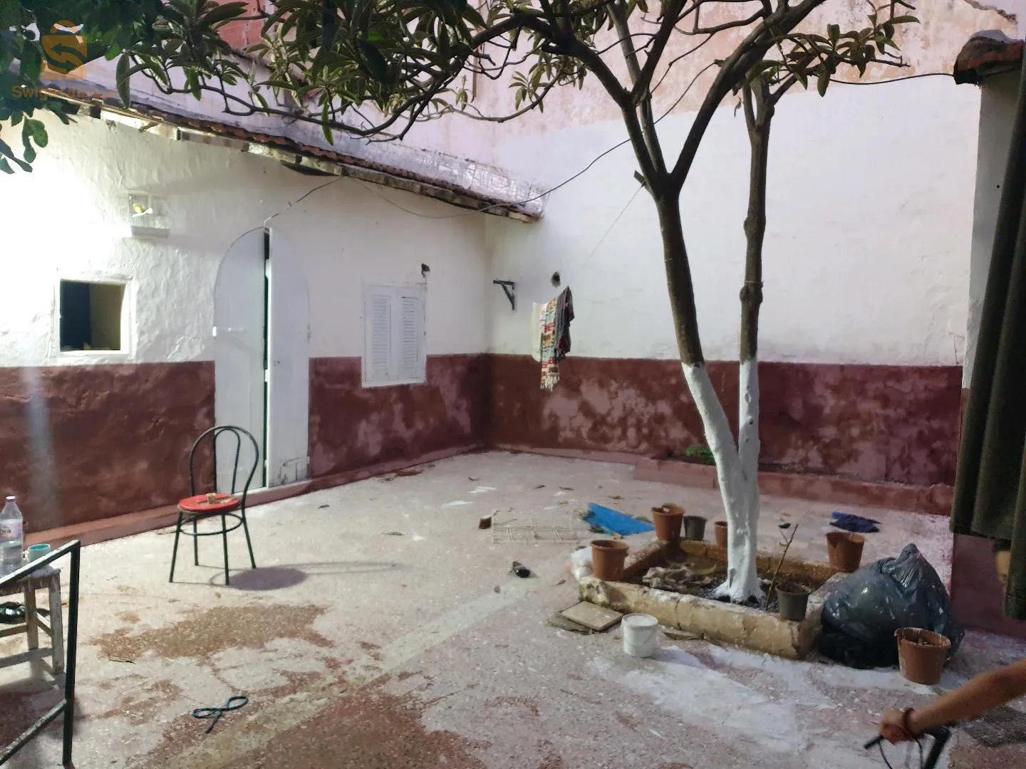 منزل عرب للبيع 300 متر مربع عطار 5 ملاير في قلب مدينة القليعة مكان تجاري