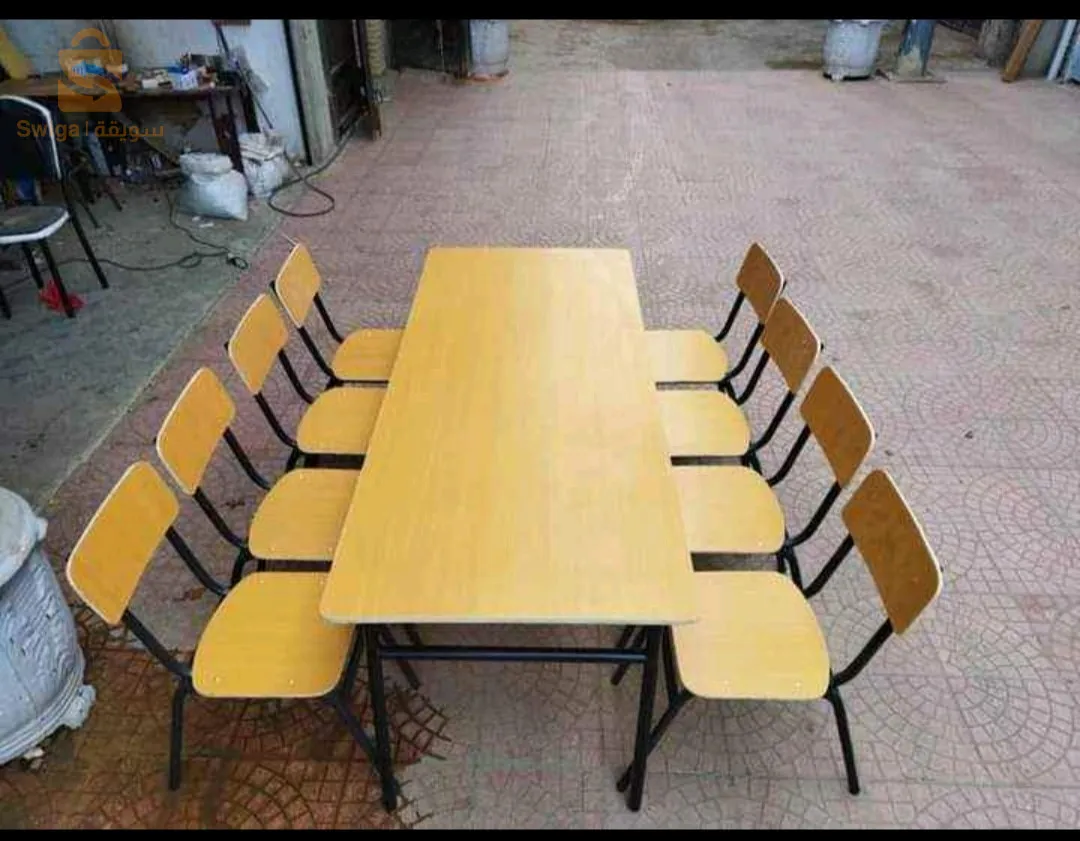 طاولة مدرسية