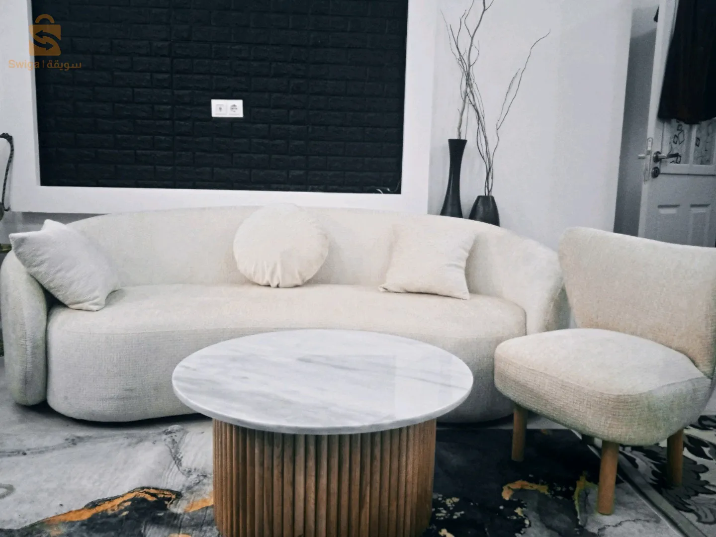 طاولة و كرسي واريكة مريحة