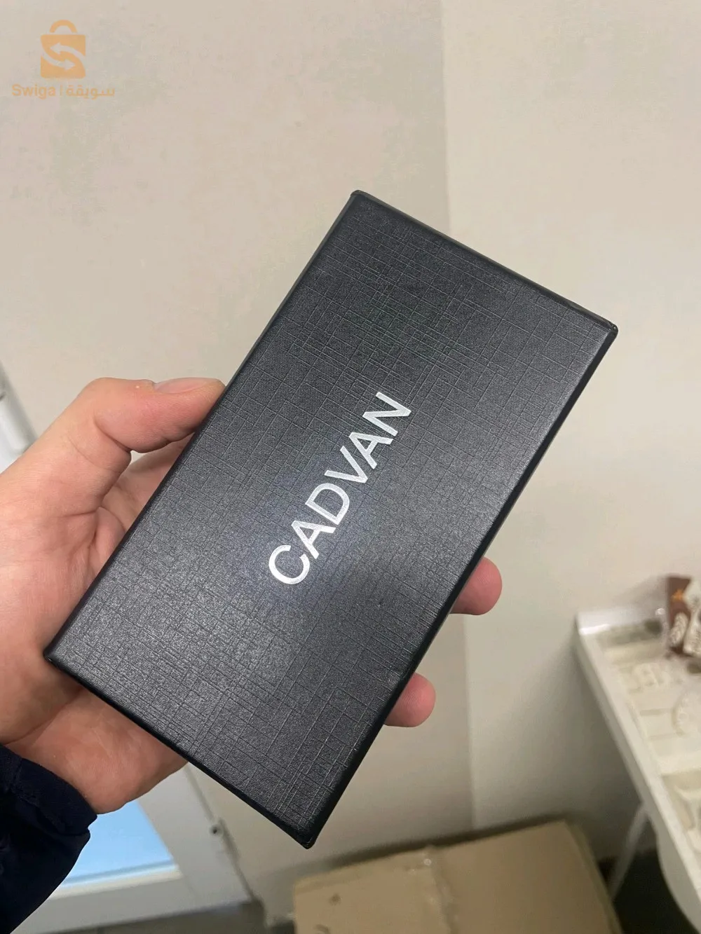 ساعة ميكانيكية بفولاذ مقاوم للصدأ و التآكل منحوتة  مقاومة للصدمات والماء بعقارب متوهجة في الضلام غير مستعملة الكمية :  قطعتين