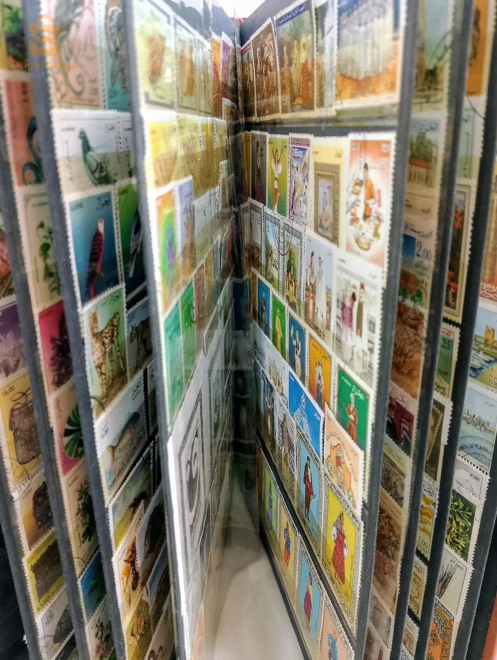 album de timbres d'Algérie