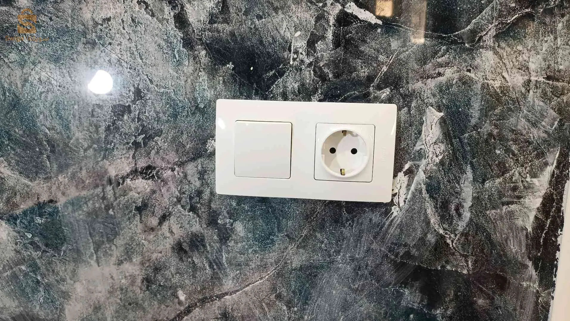 كهربائي متنقل