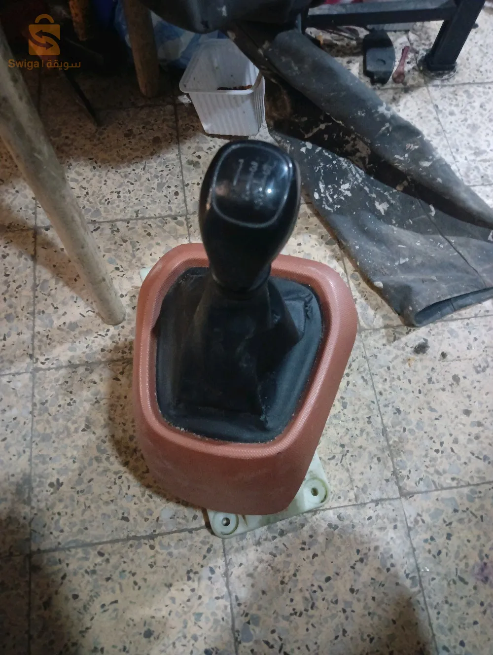 بيع قطع غيار السيارات المستعمل