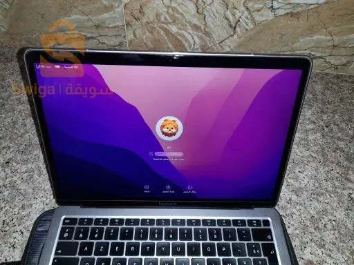 حاسوب ماك بوك اير  2020نضيف ما فيه والو