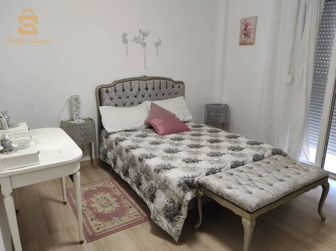 loue magnifique triplex possibilité de louer par. mois minimum 02 mois