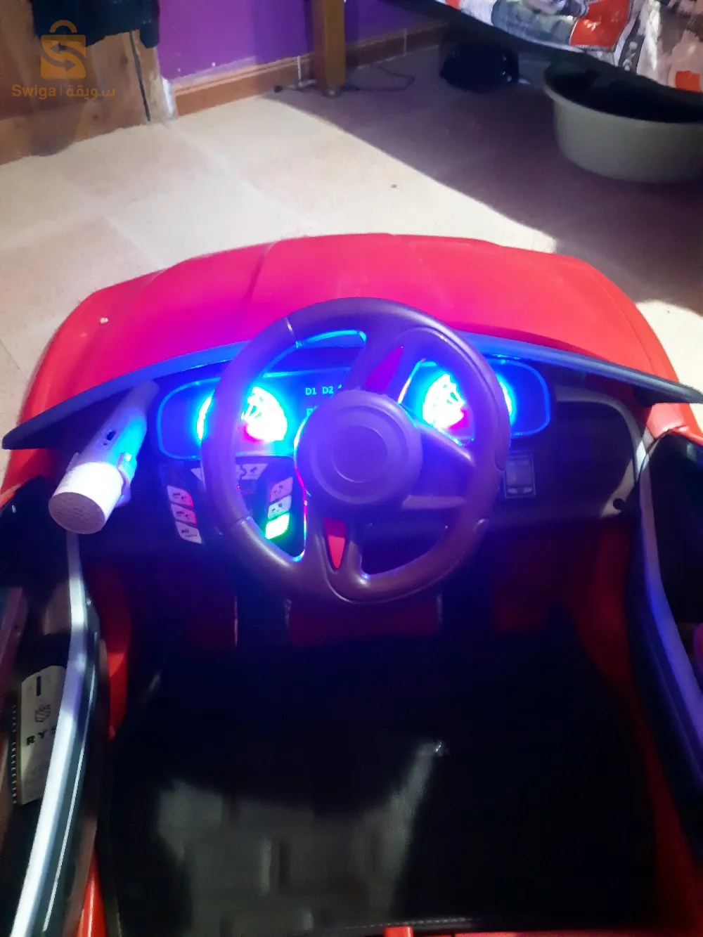 سيارة اطفال