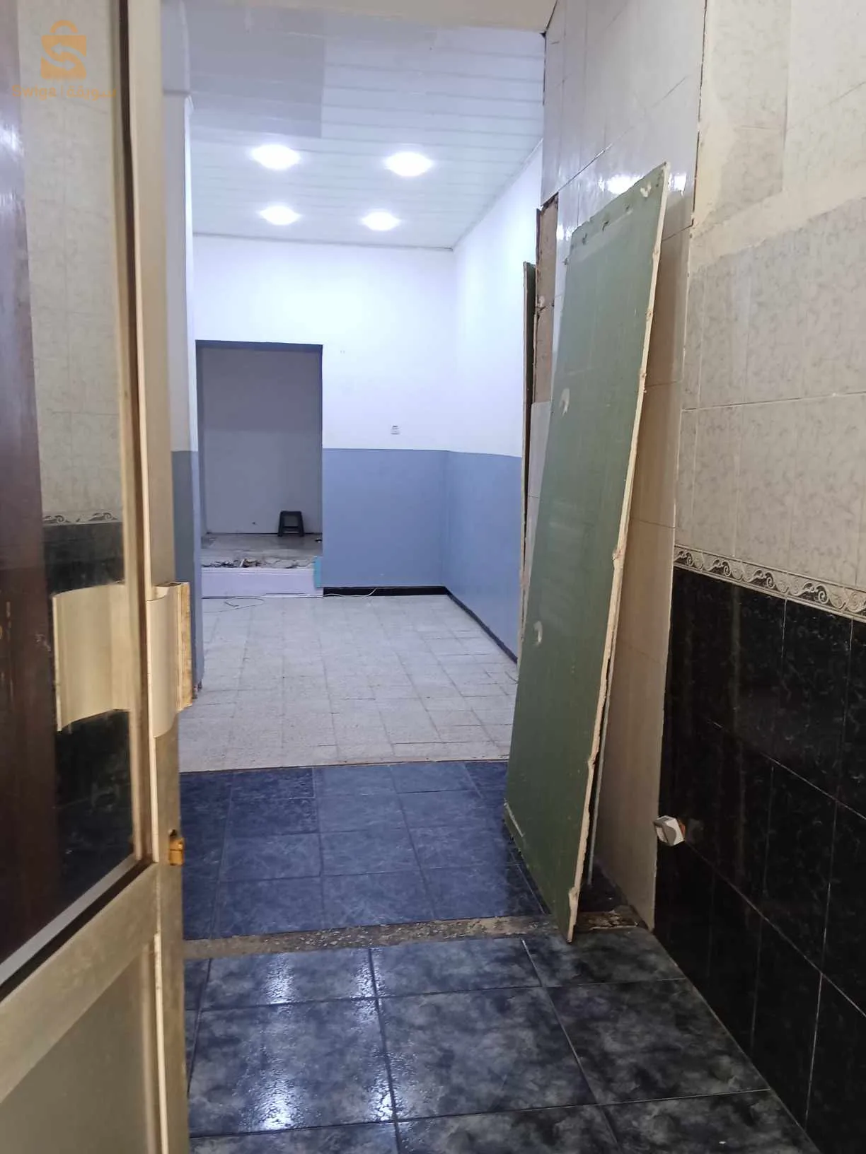 محل يوجد فيه ماء غاز مرحاض 🚾