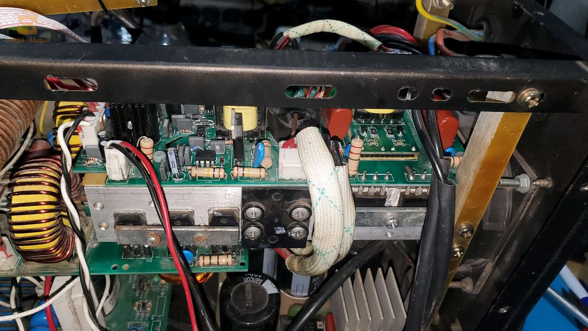 Réparation de machines à souder portatives et semi-automatiques et d'équipements électroniques