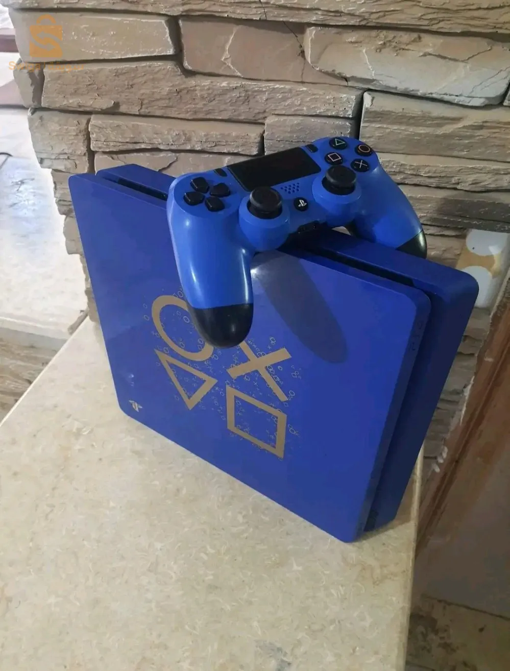 ps4 slim édition days of play