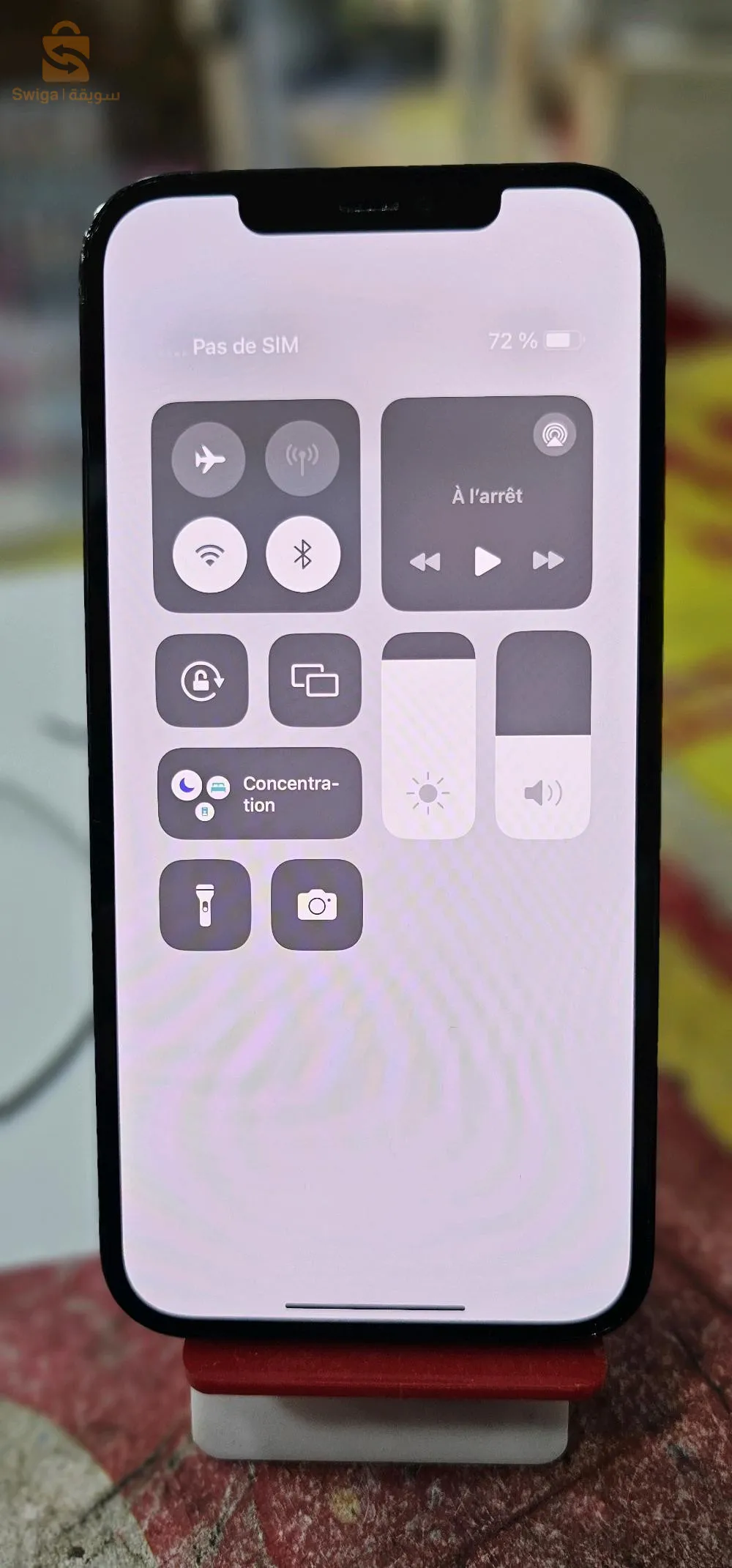 IPhone 12 pro Max 128 batrie 84 Très bon état 
2 puces koulchi marche avec chargeur Original